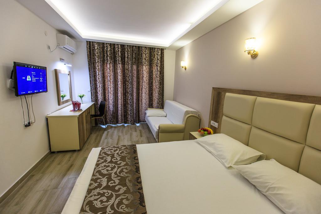 Hotel Edita Ulcinj Zewnętrze zdjęcie