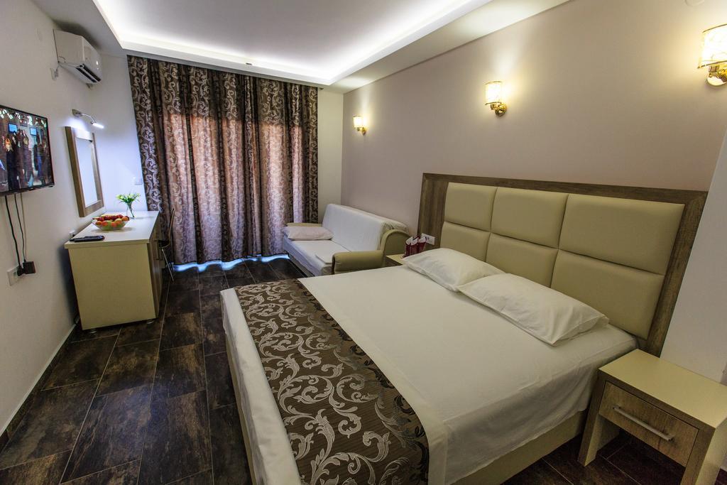 Hotel Edita Ulcinj Zewnętrze zdjęcie